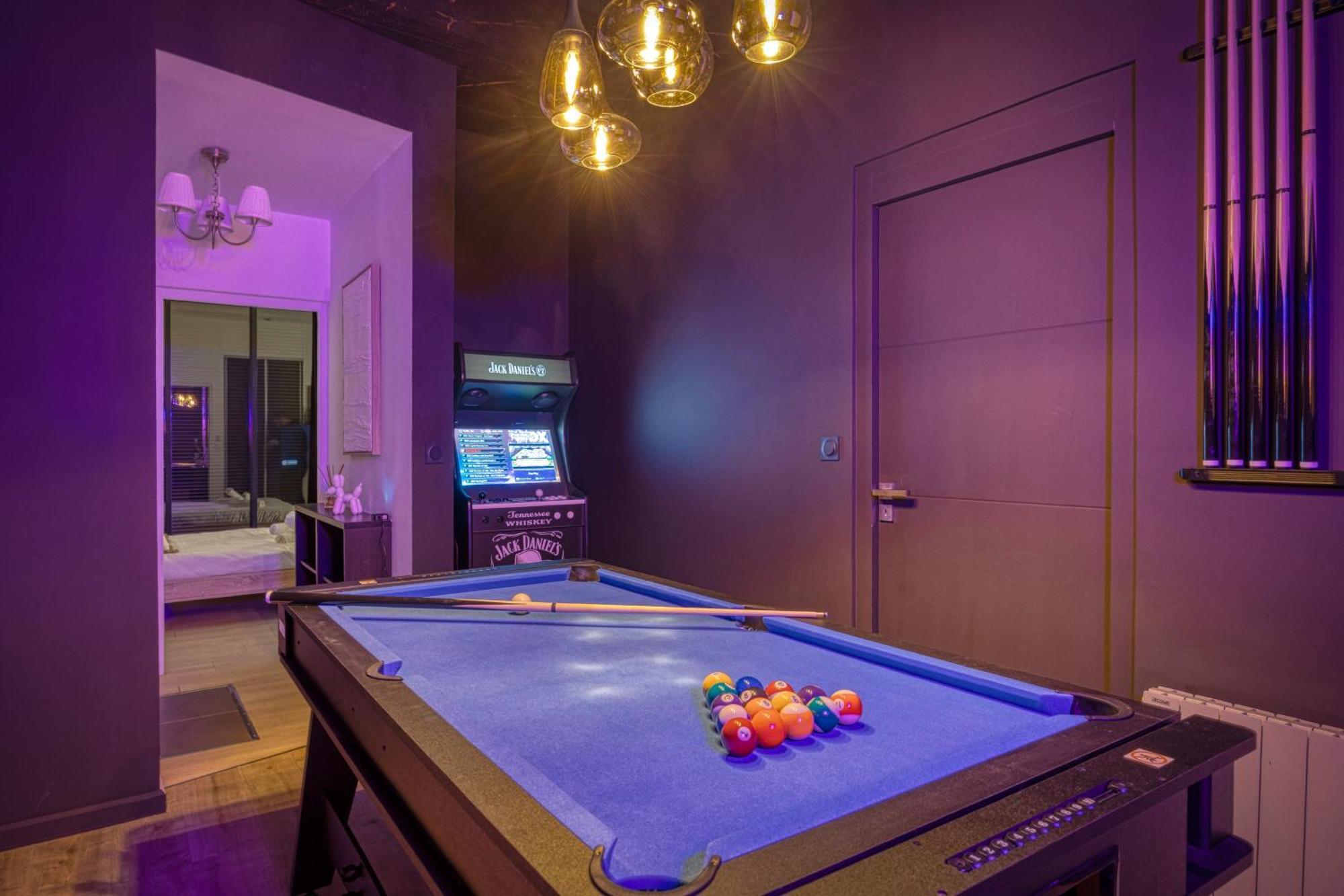 La Villa - Piscine / Karaoke / Jeux Fontaine  외부 사진